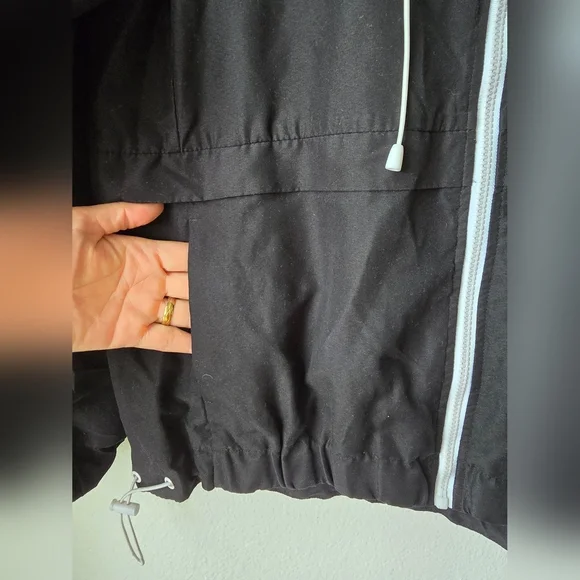 Forever 21 Black Rompe Vientos Jacket With Details of Adjustment to Sides - Picture 8 of 11